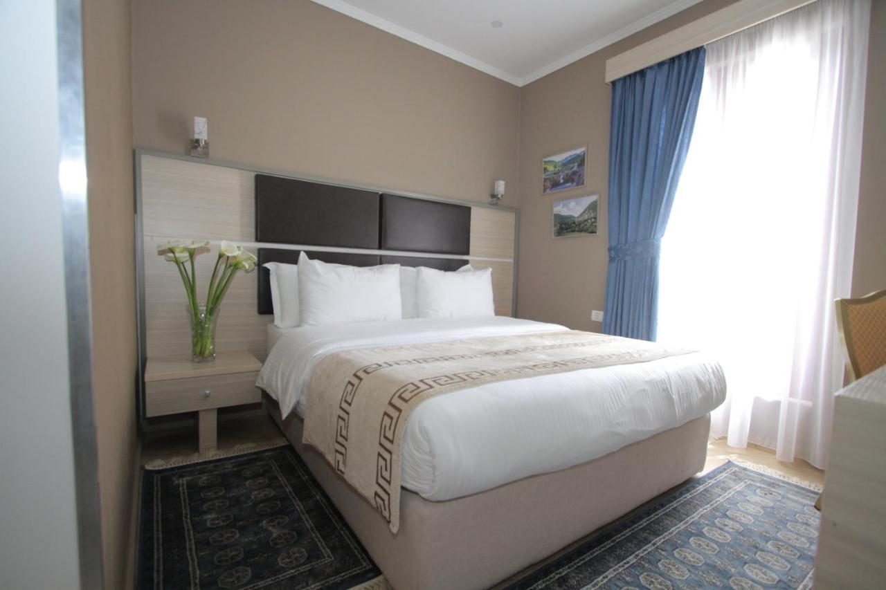 Capital Bruçi 3* Tirana