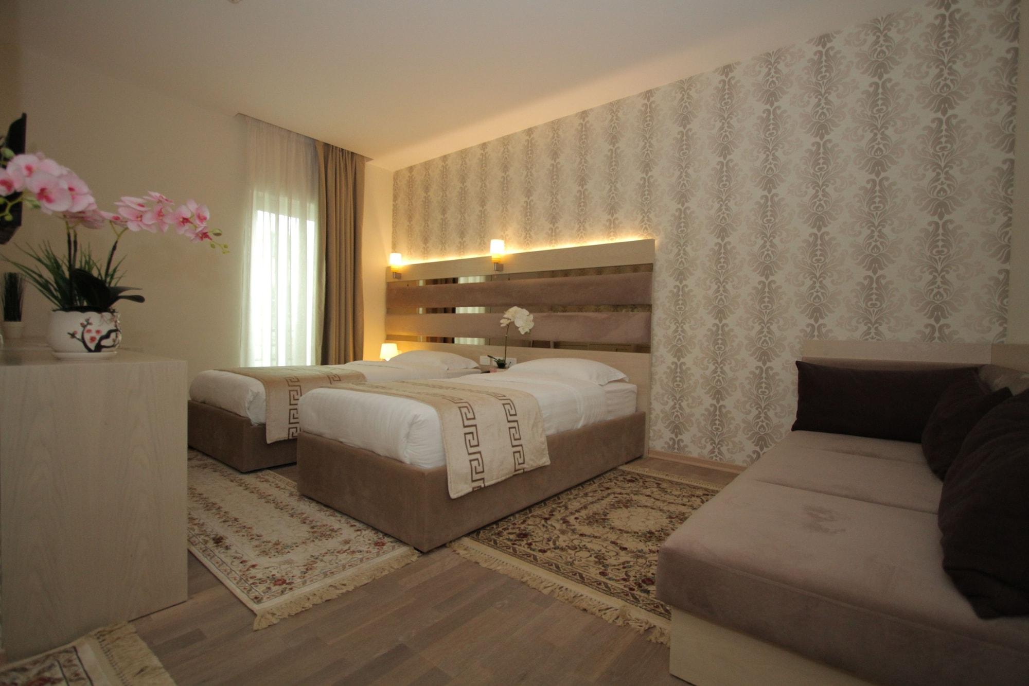 Capital Bruçi 3*