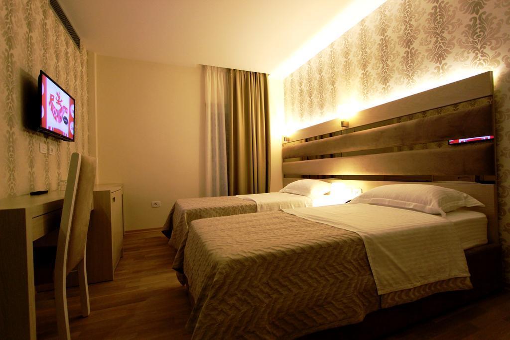 Capital Bruçi Hotel