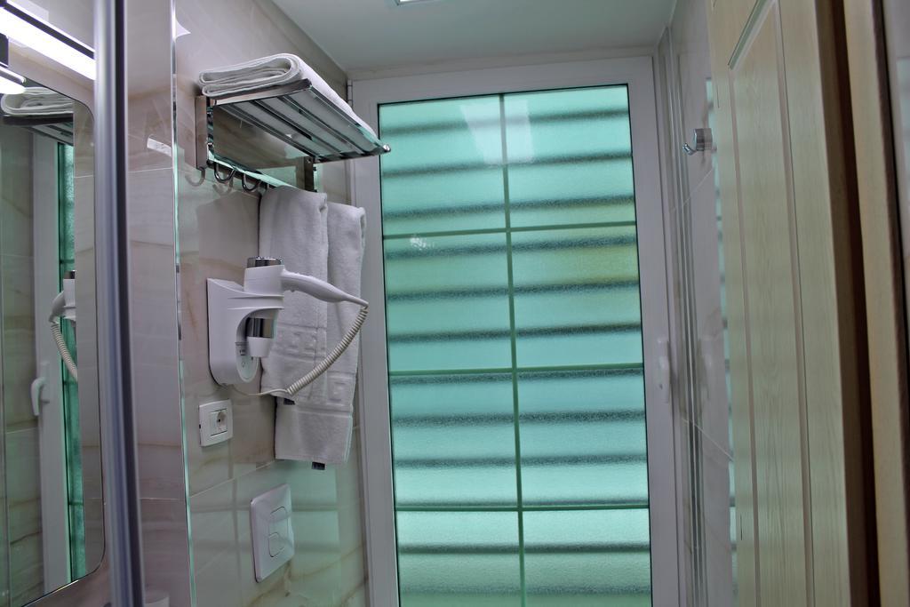 Capital Bruçi Hotel